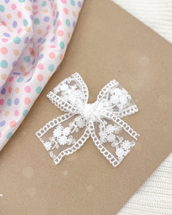 PRE ORDER White Lace // Specialty Bow