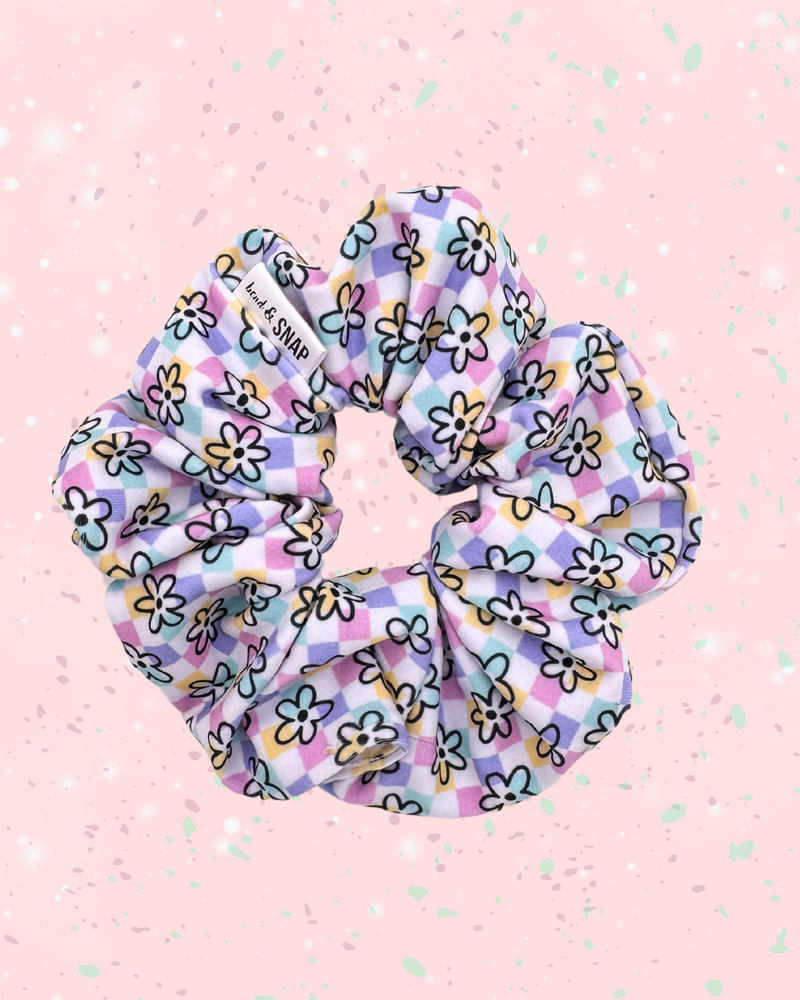 Daisies on Grid // Scrunchies