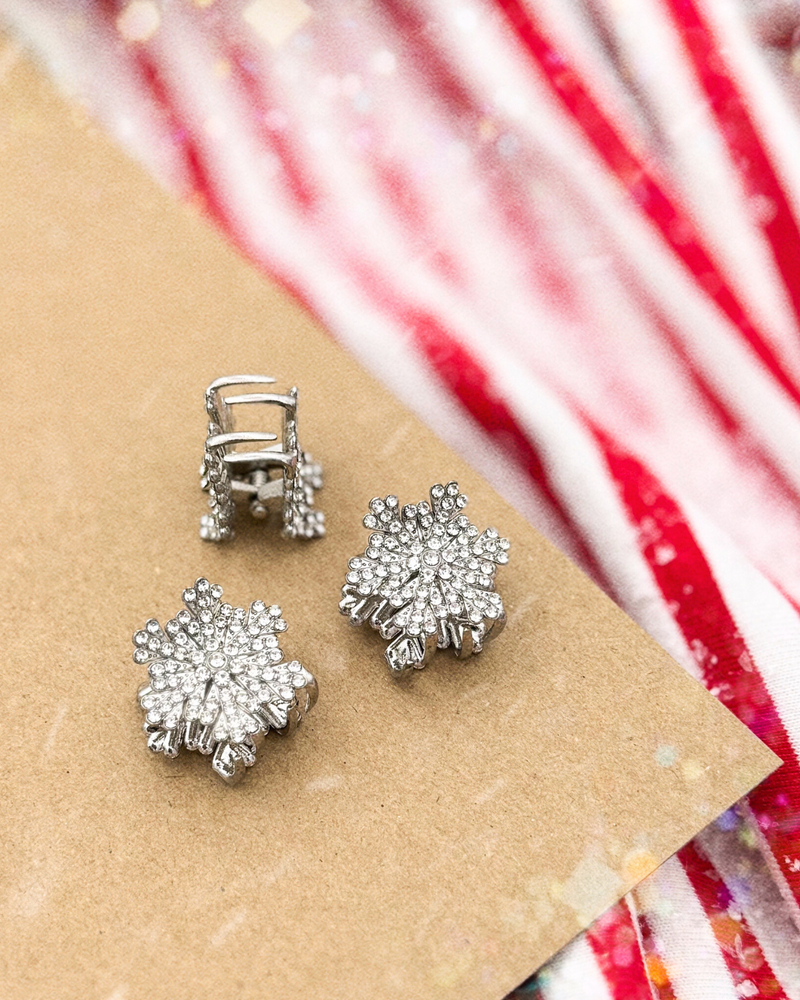 Pre order // 2 weeks Mini Snowflake Claw Clip