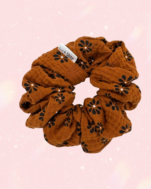 Daisies on Gingerbread // Scrunchies